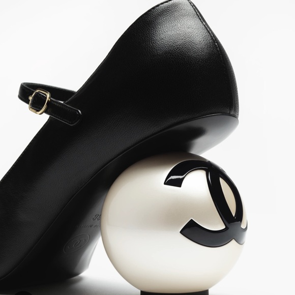 Chanel Pearl RUNWAY Heels - SOLD OUT - Picture 1 of 7